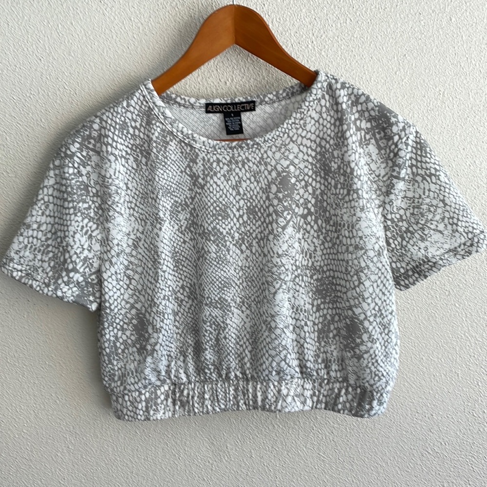 Align Collective Cropped top